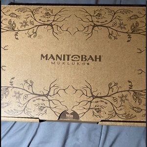 Manitobah Muklukes Slippers. Brand New